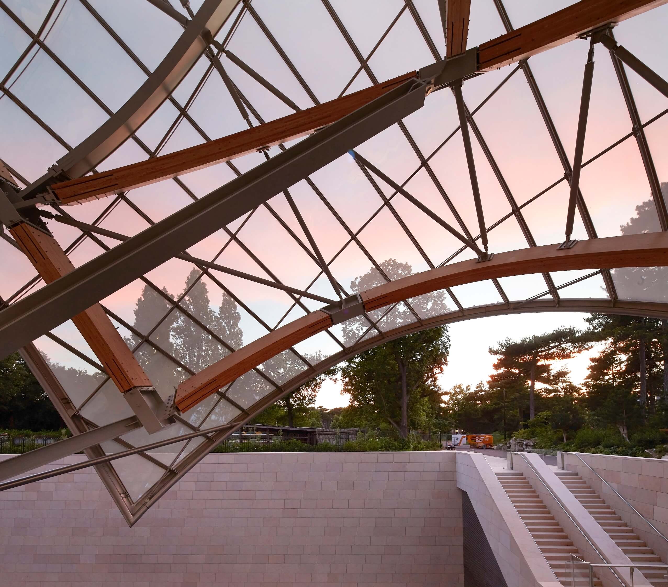 Foundation Louis Vuitton Museum, Fondation Louis Vuitton, Sadev  Architectural Glass Systems, Poltrona Frau Group Contract