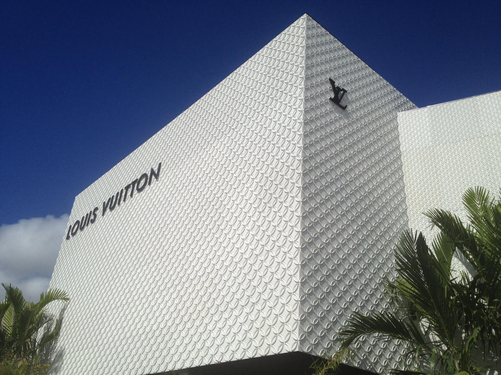 Louis Vuitton - Aventura Maison in South Florida