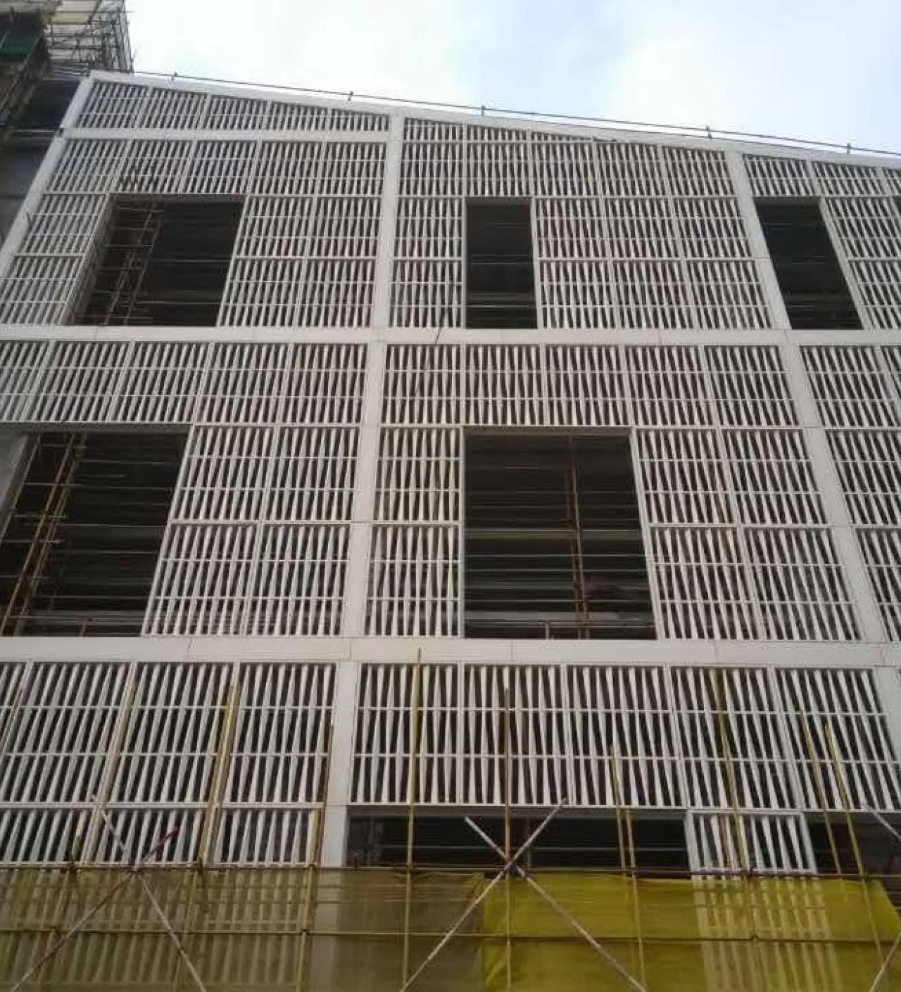 shum_yip_facade_brise-soleil_details_2-2x.jpg